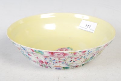 Lot 171 - A Chinese porcelain millefleurs bowl, early...