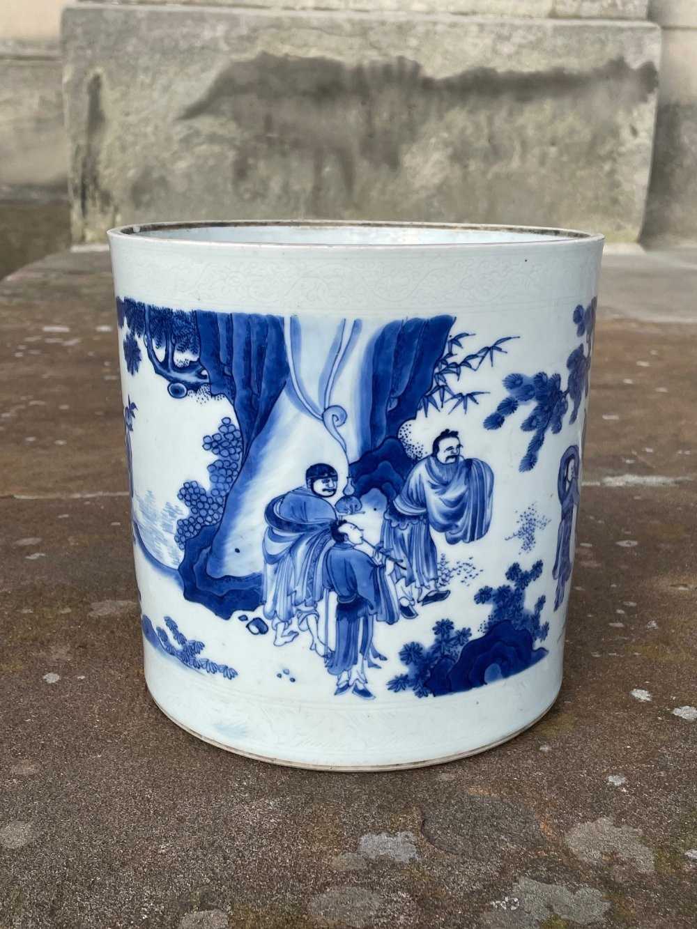 Lot 8 - A Chinese porcelain blue and white brush pot,...