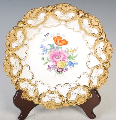 Lot 210 - A Meissen porcelain cabinet plate with...