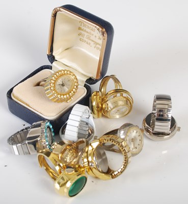 Lot 185G - A collection of assorted novelty ring watches,...