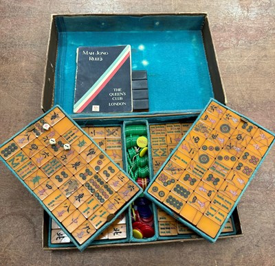 Lot 400 - An early 20th century cased Mahjong set, with...