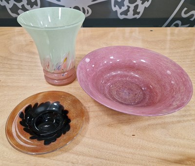 Lot 9 - A Ysart vase, mottled green and pink with a...