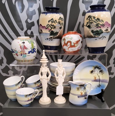 Lot 478 - A collection of Chinese and Japanese ceramics...