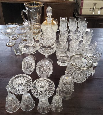 Lot 483 - A collection of assorted glassware to include...