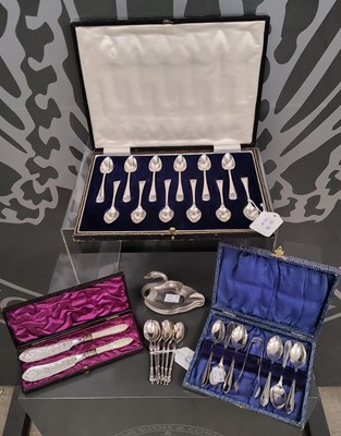 Lot 413 - A cased set of twelve silver teaspoons,...