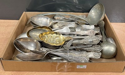 Lot 510 - A collection of EPNS Kings pattern flatware...