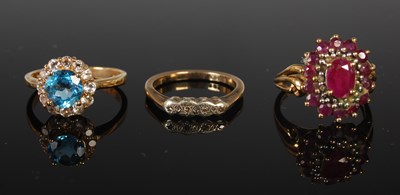 Lot 37 - Three assorted dress rings to include a 9ct...
