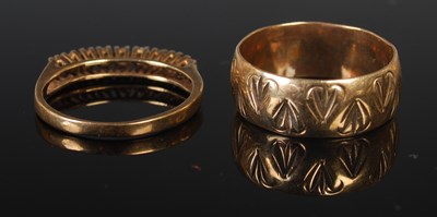 Lot 37 - A 9ct gold wedding ring, together with a...