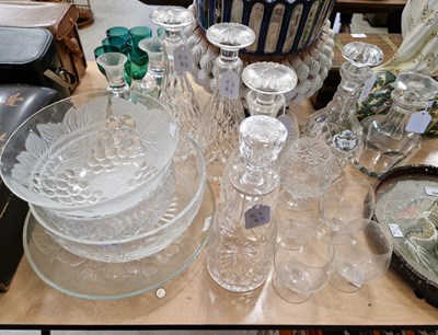 Lot 597 - A collection of assorted glassware to include...