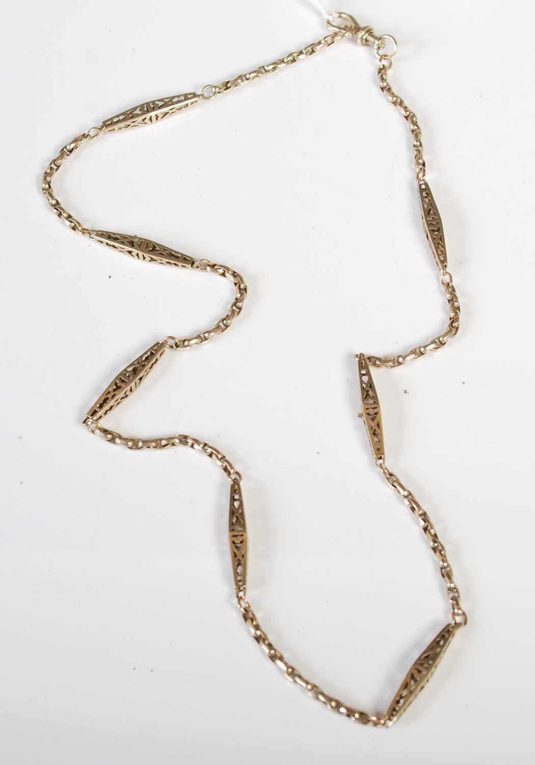 Lot 86 - A yellow metal necklace, 10.4 grams.