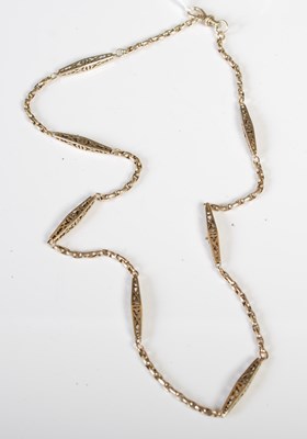 Lot 86 - A yellow metal necklace, 10.4 grams.