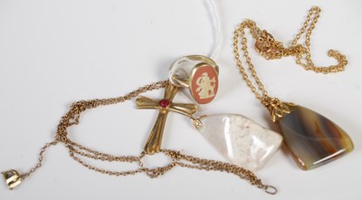 Lot 94 - A group of jewellery to include a silver gilt...