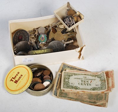 Lot 104 - A collection of various items to include a...
