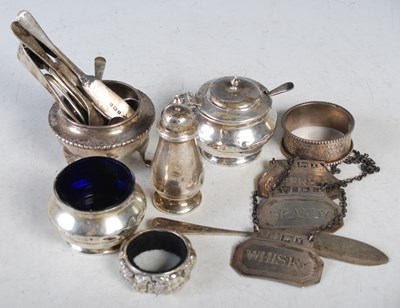 Lot 139 - A collection of silver to include three...