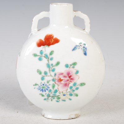 Lot 202 - A Chinese porcelain famille rose pilgrim vase,...
