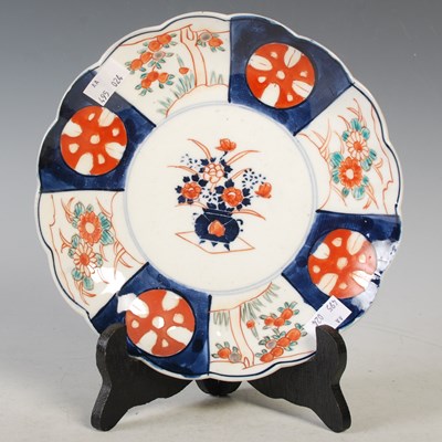 Lot 206 - A Japanese Imari porcelain plate, late 19th /...