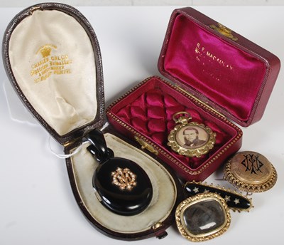 Lot 292 - A group of Victorian mourning jewellery to...