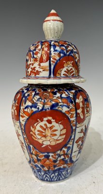 Lot 431 - An early 20th Century Japanese porcelain Imari...