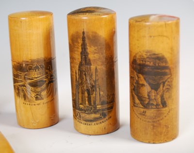 Lot 174 - A collection of Mauchline Ware sewing related...