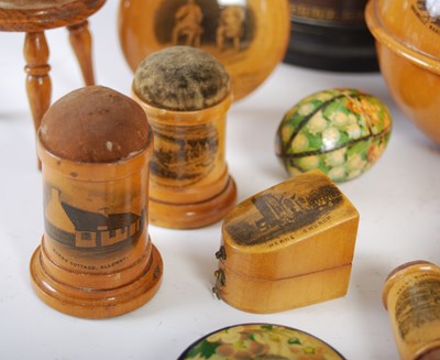 Lot 174 - A collection of Mauchline Ware sewing related...