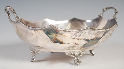 Lot 431 - A George V silver twin-handled bowl, Sheffield,...