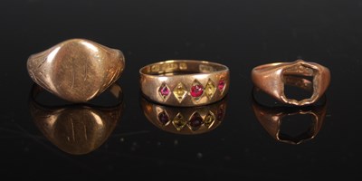 Lot 501 - A 9ct gold signet ring, size 'O', together...