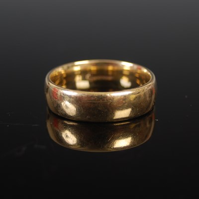 Lot 466 - A 9ct gold wedding ring, ring size 'U', 6.4...