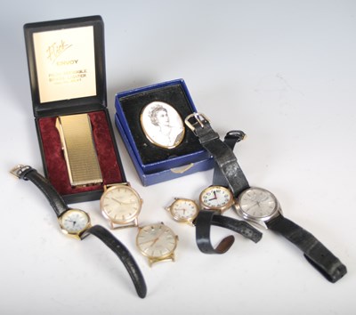 Lot 442 - A vintage Seiko wristwatch, the silvered dial...