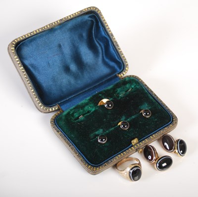 Lot 509 - A cased set of yellow metal mounted banded...