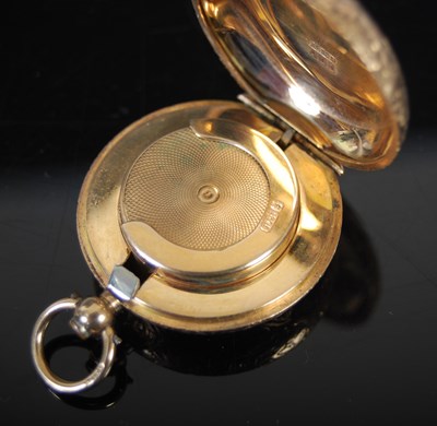 Lot 472 - A 9ct gold sovereign holder, with engraved...