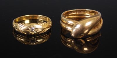 Lot 514 - An 18ct gold serpent ring, size 'L/M', 9.1...