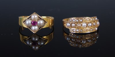 Lot 493 - A 15ct gold and split pearl dress ring, size...