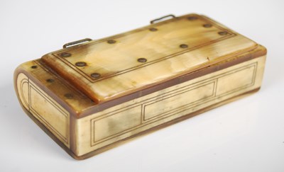 Lot 260 - An unusual Scottish large horn snuff box...