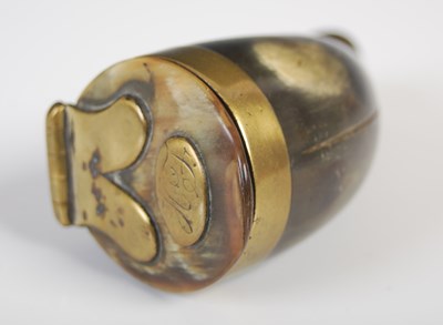 Lot 259 - A Scottish curved horn snuff mull, the tip...