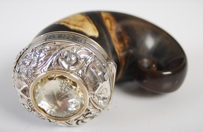 Lot 282 - A Scottish curly horn snuff mull, the domed...