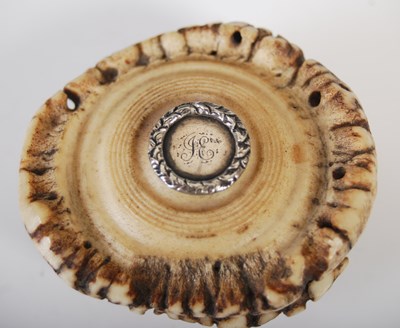 Lot 211 - A Scottish antler horn snuff box with tight...