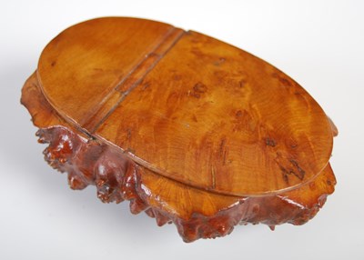 Lot 272 - A Scottish burr wood snuff box with integral...