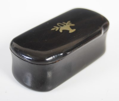 Lot 193 - A small tortoiseshell rounded oblong snuff box...