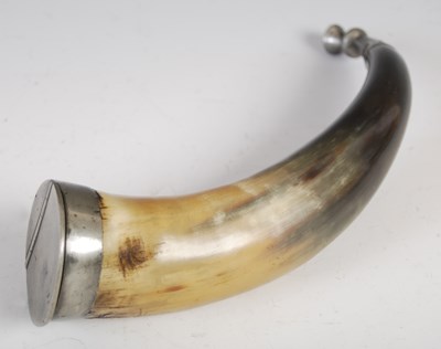 Lot 232 - A large curved horn table snuff mull with...