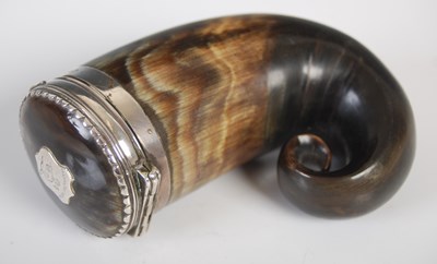 Lot 252 - A Scottish curly horn snuff mull with silver...