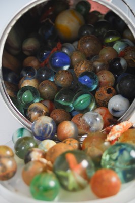 Lot 113 - A collection of assorted vintage glass marbles.