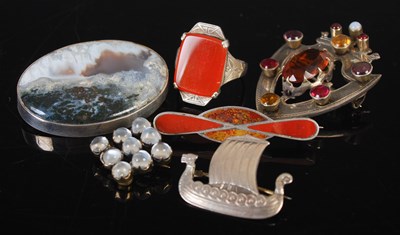 Lot 507G - A collection of assorted white metal jewellery,...