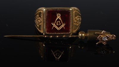 Lot 29 - Two pieces of Masonic jewellery to include a...