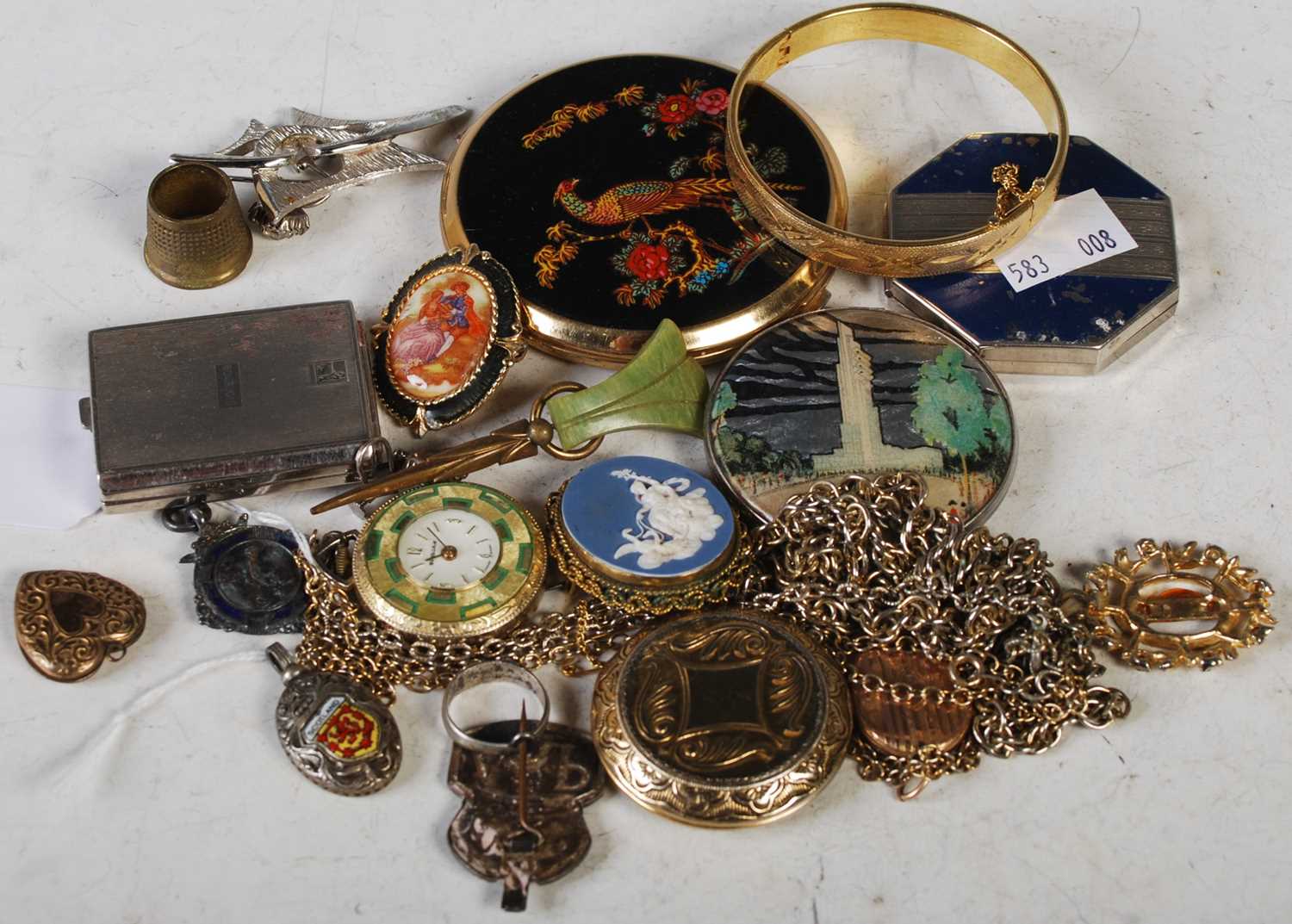 Lot 97 - A collection of assorted costume jewellery to...