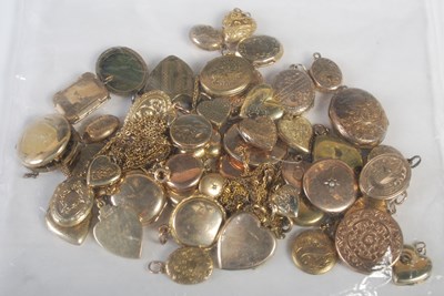 Lot 328 - A large collection of assorted yellow metal...