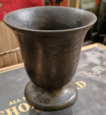 Lot 360 - An Antique metal mortar, 10cm high.