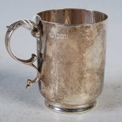 Lot 200 - A George V silver Christening mug, Sheffield,...