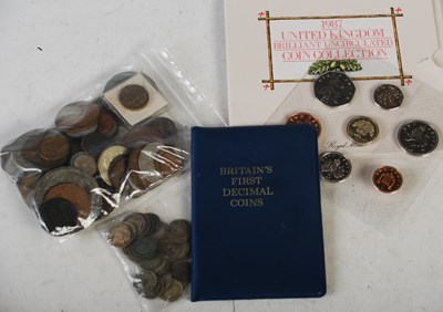 Lot 102 - A collection of assorted coinage to include a...