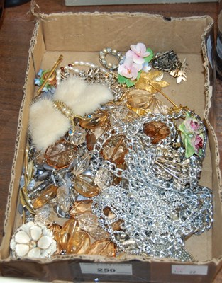 Lot 250 - A small box of various costume jewellery, to...