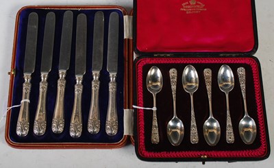 Lot 187 - A cased set of six London silver teaspoons...